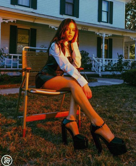 Jenna Ortega ardent bikini