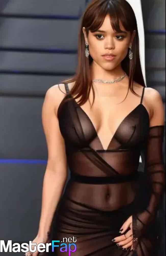 Jenna Ortega ass