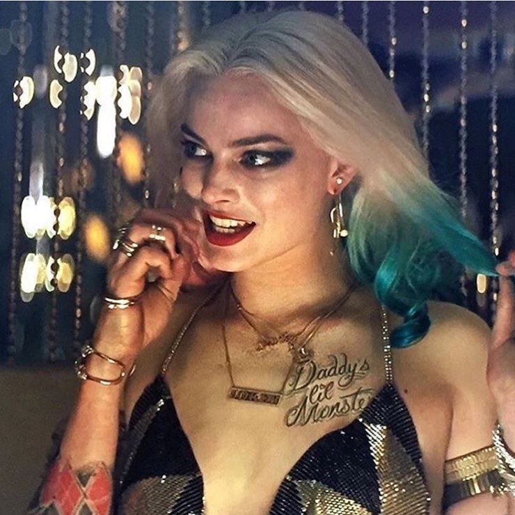 Margot Robbie beautiful hot bikini