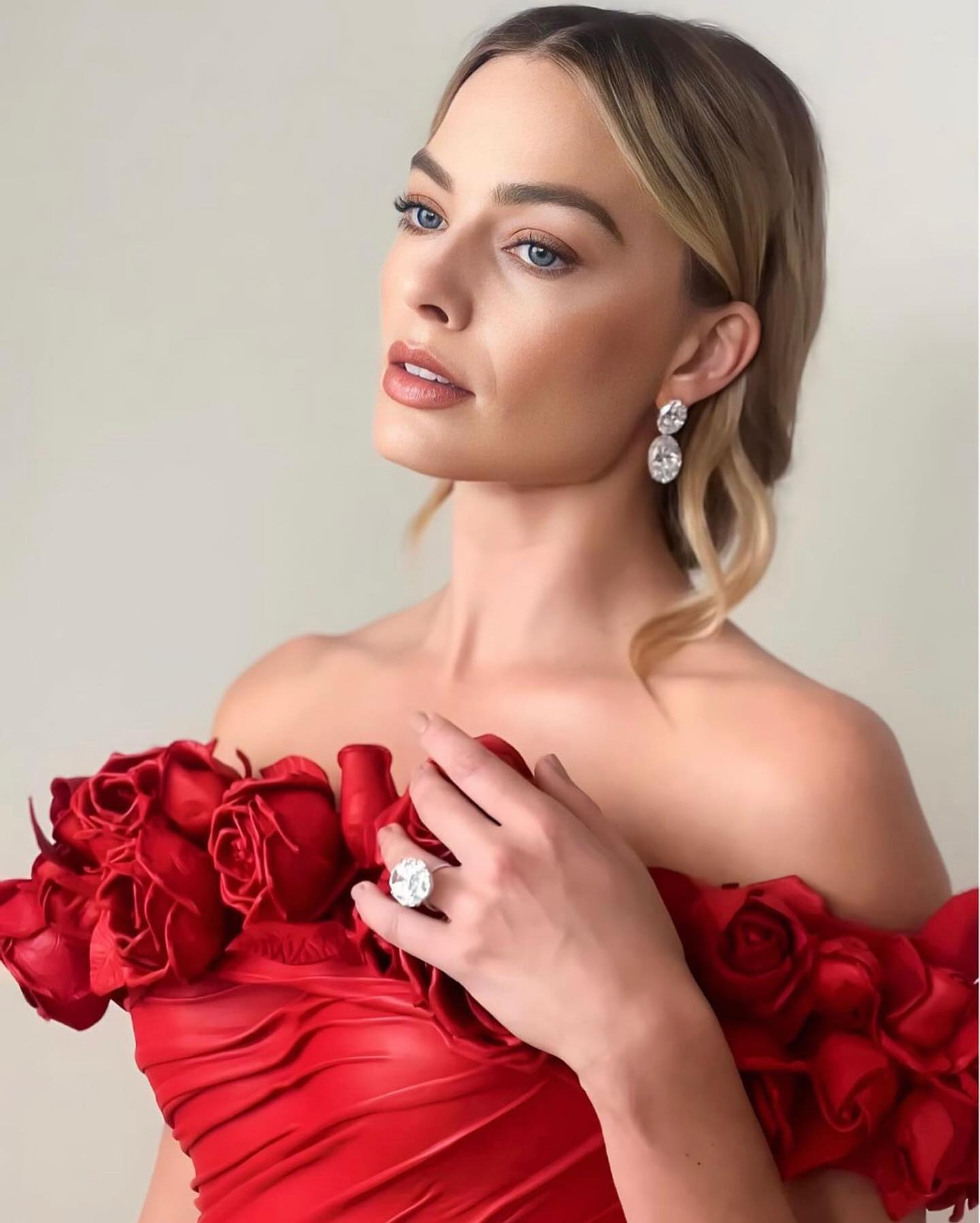 Margot Robbie modeling hot