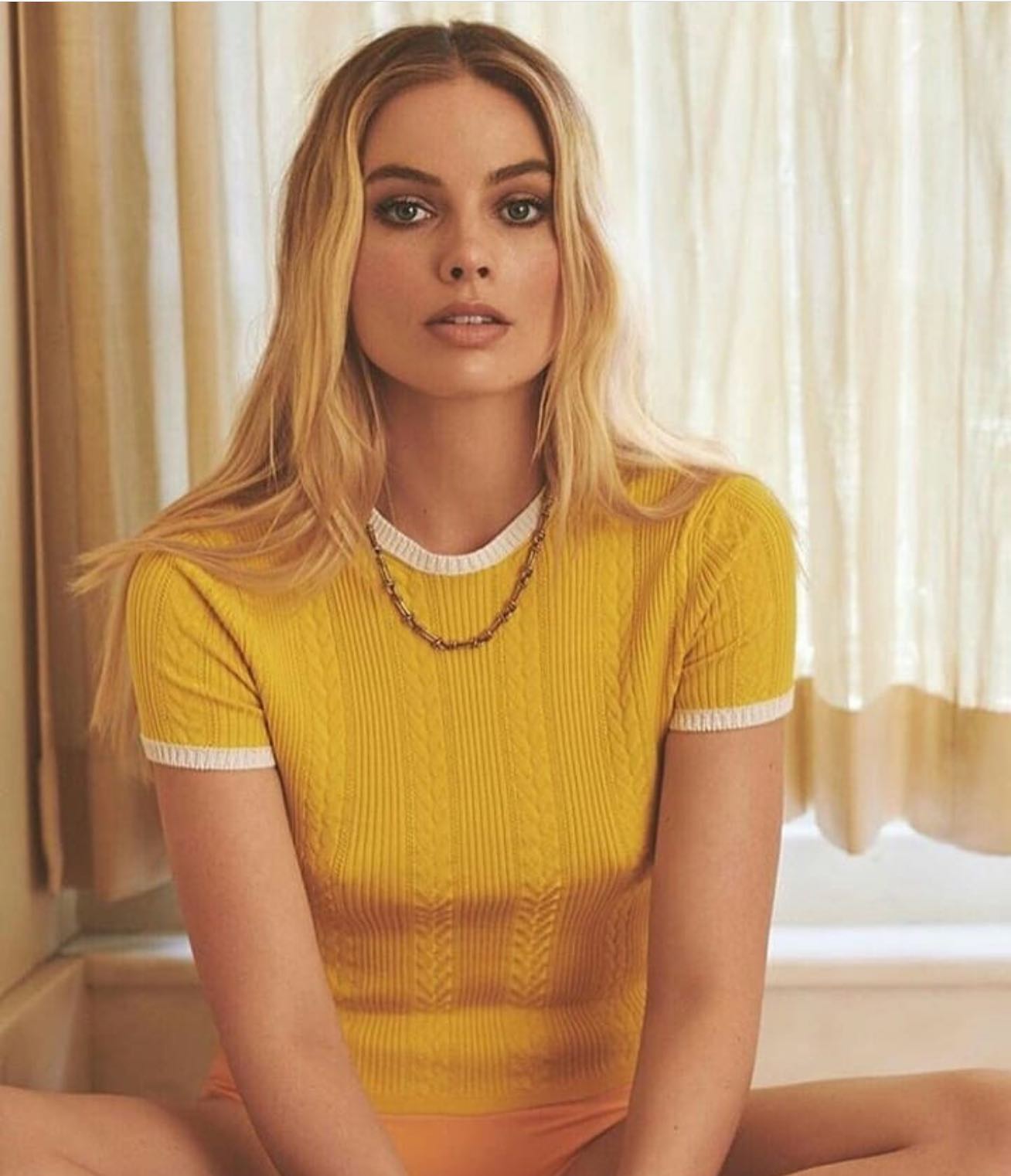 Margot Robbie modeling pussy