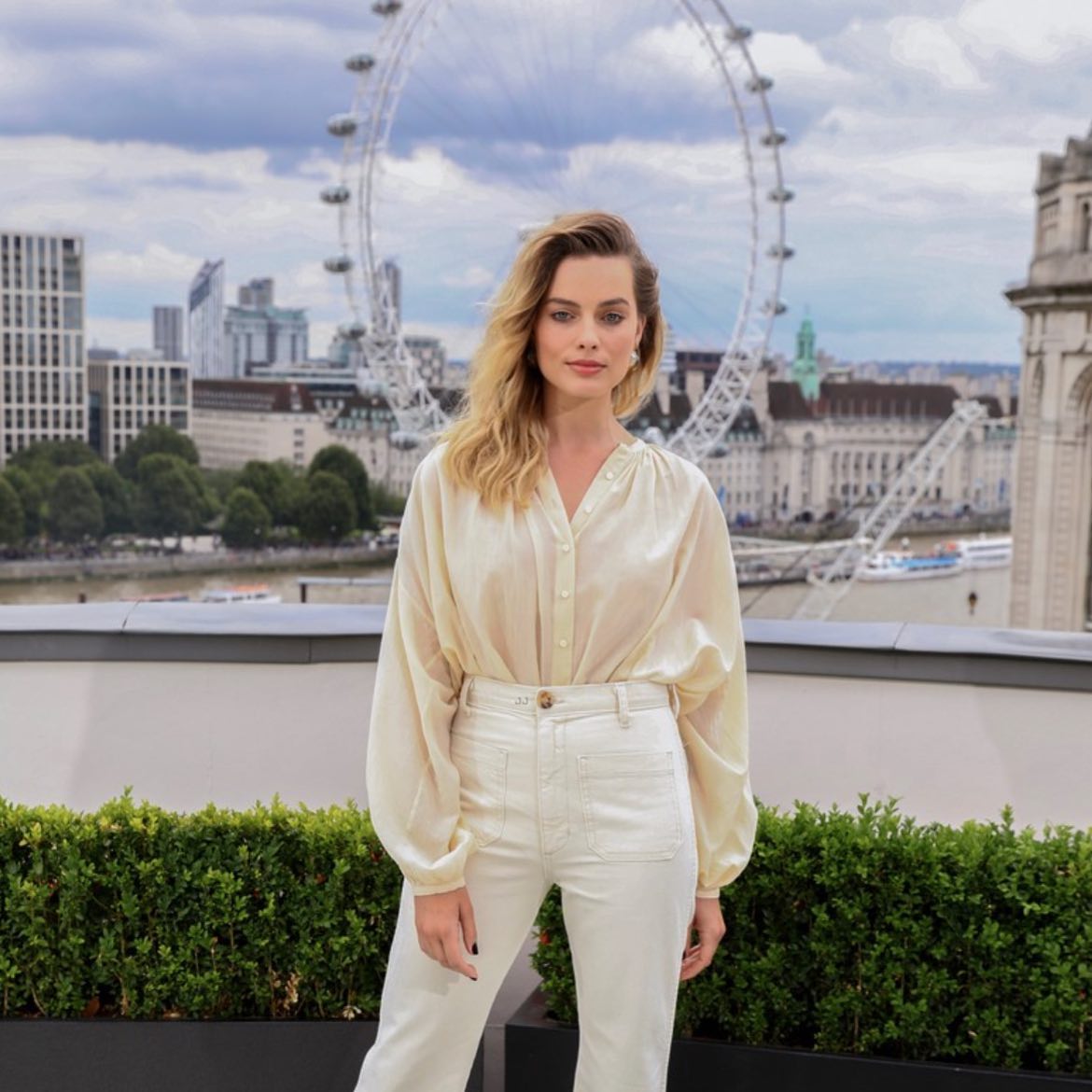 Margot Robbie poses fuck
