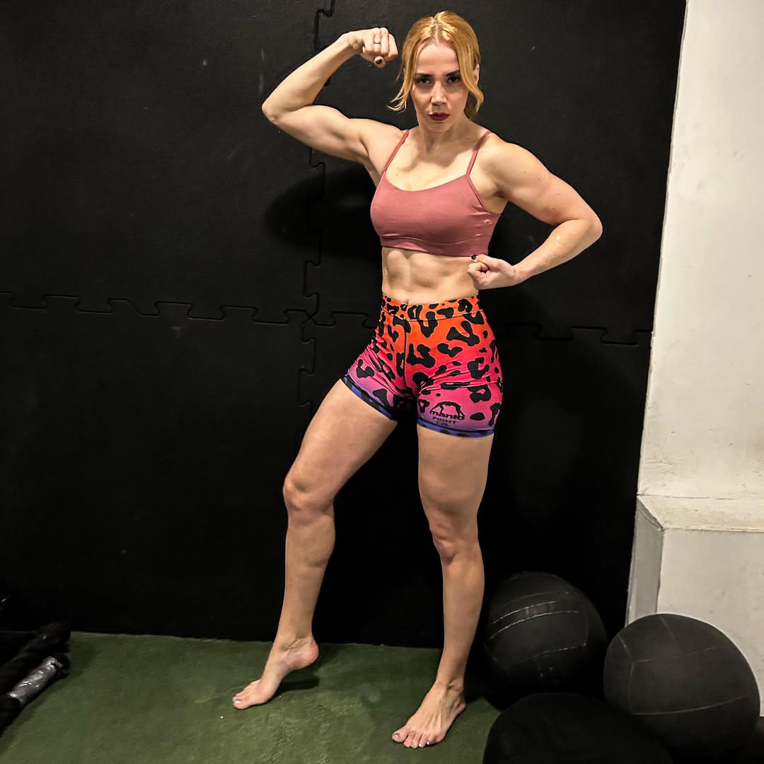 Marianna Schreiberr poses sex scenes