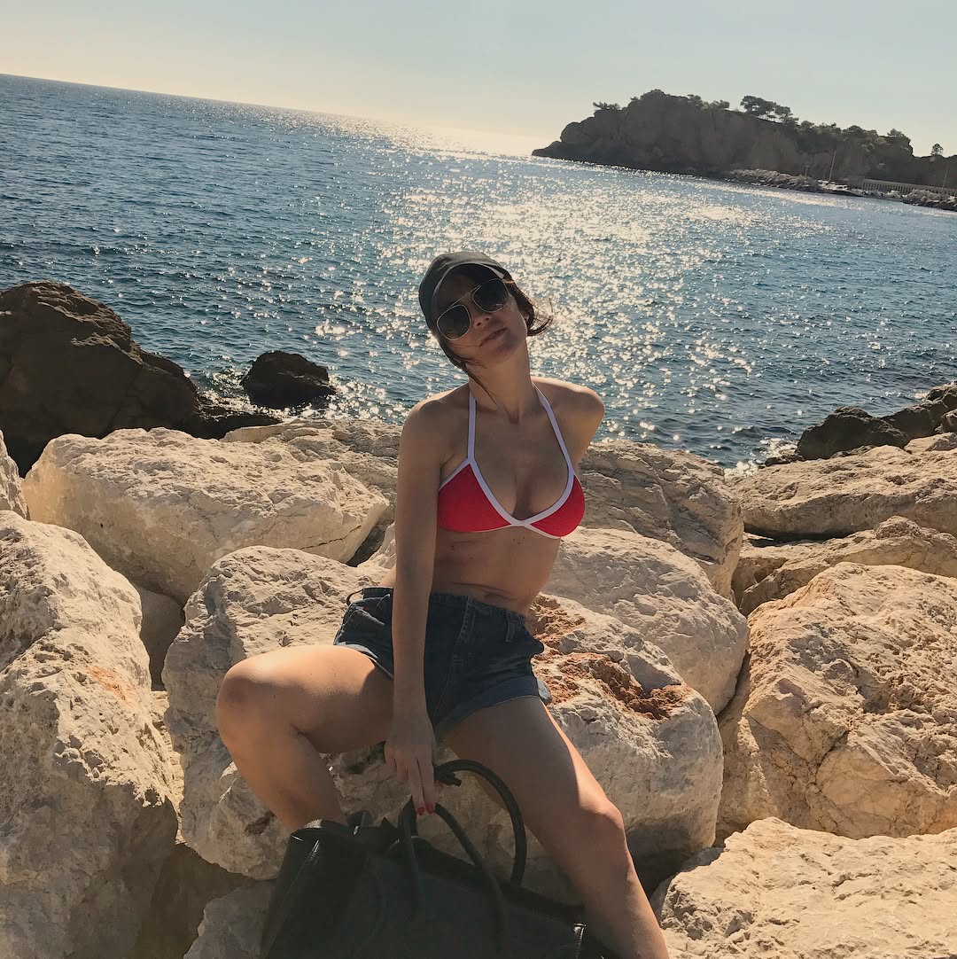 Monika Laskowska fica sexy em biquíni