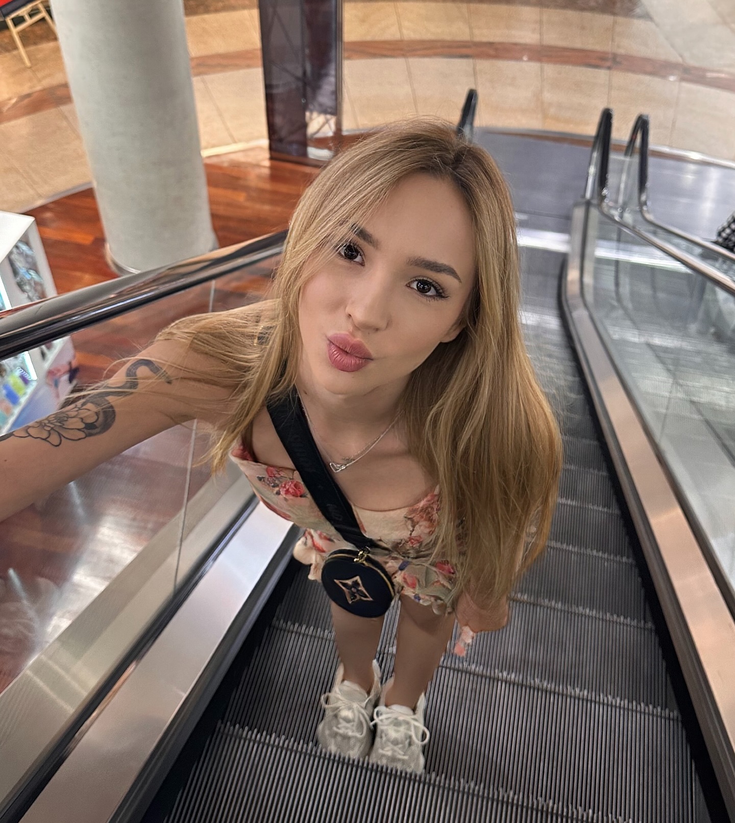 Mrs Honey ardent hot photos