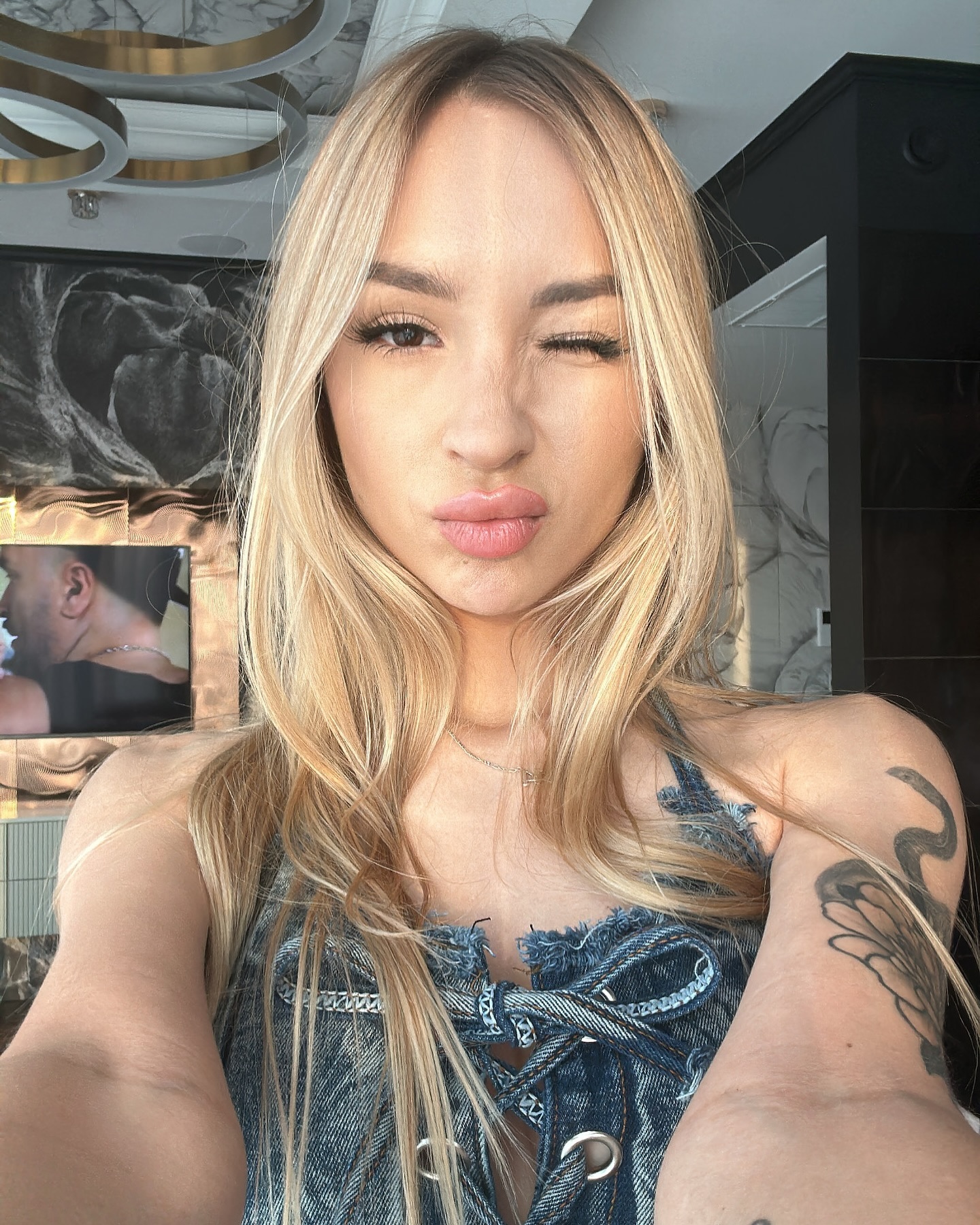 Mrs Honey modeling hot photos