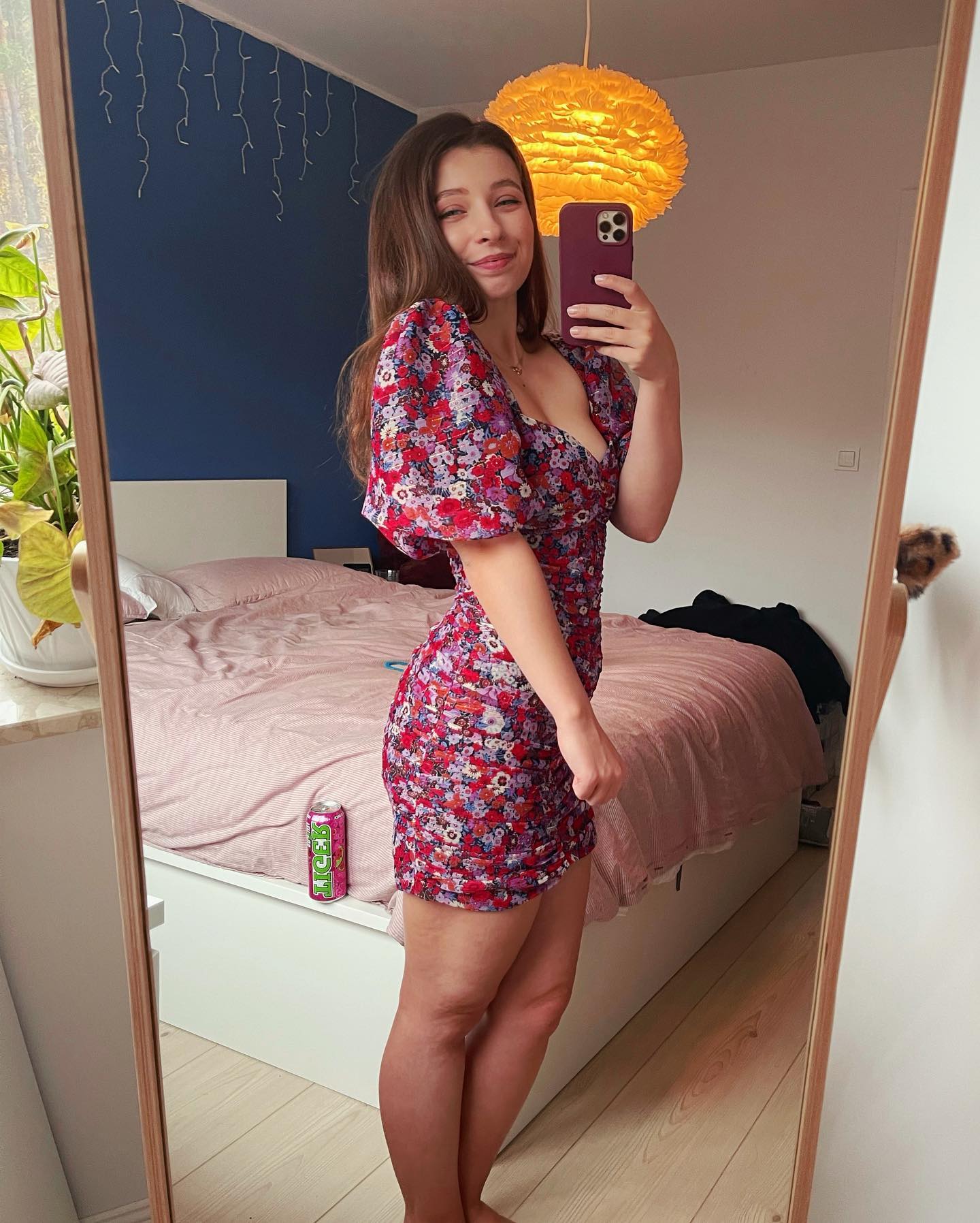 Nieuczesana poses sex scenes