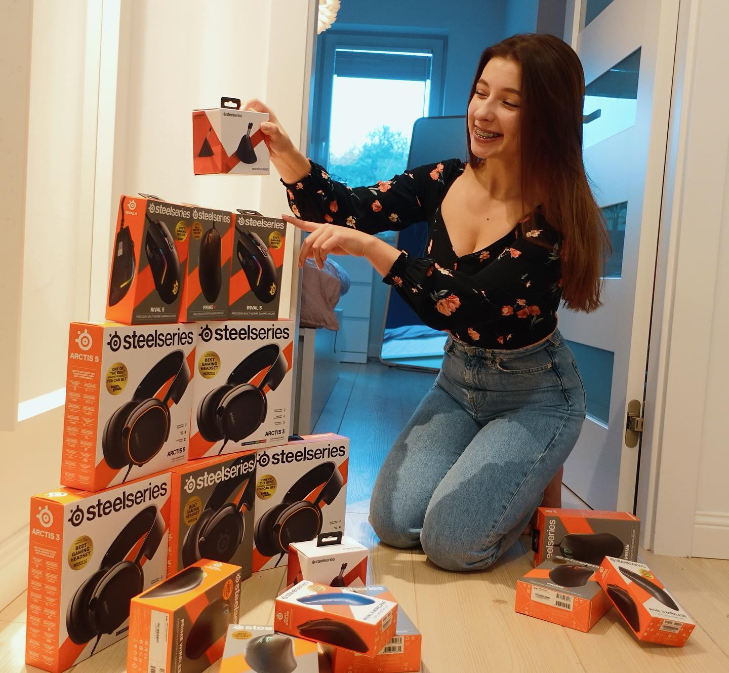 Nieuczesana poses xxx porn