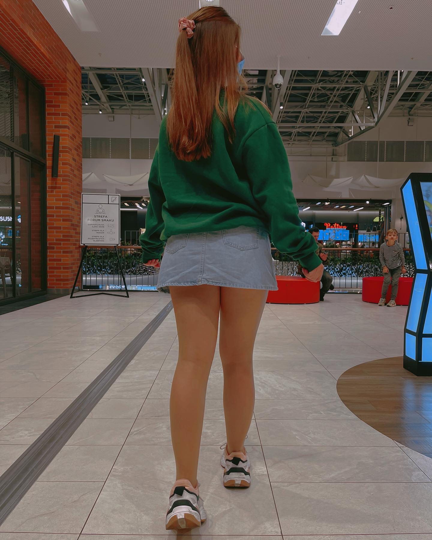 Nieuczesana poses xxx sex