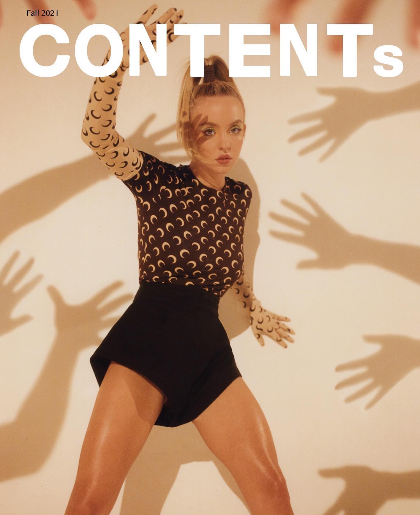 Sydney Sweeney poses porn