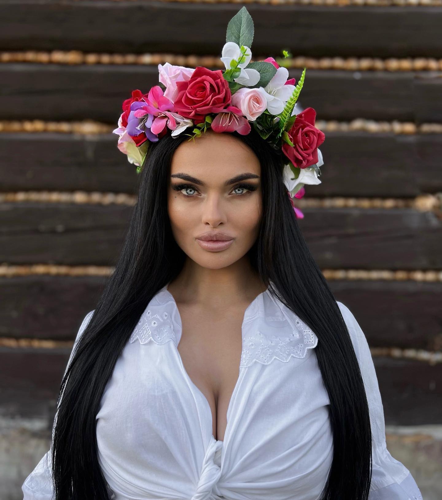 Zusje poses nude pics