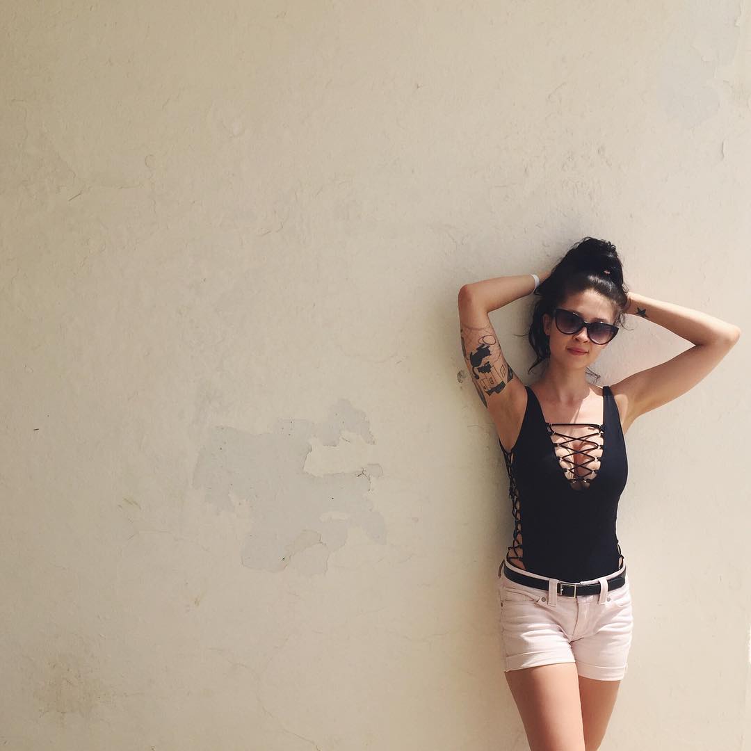 Anna Matysiak looks boobs