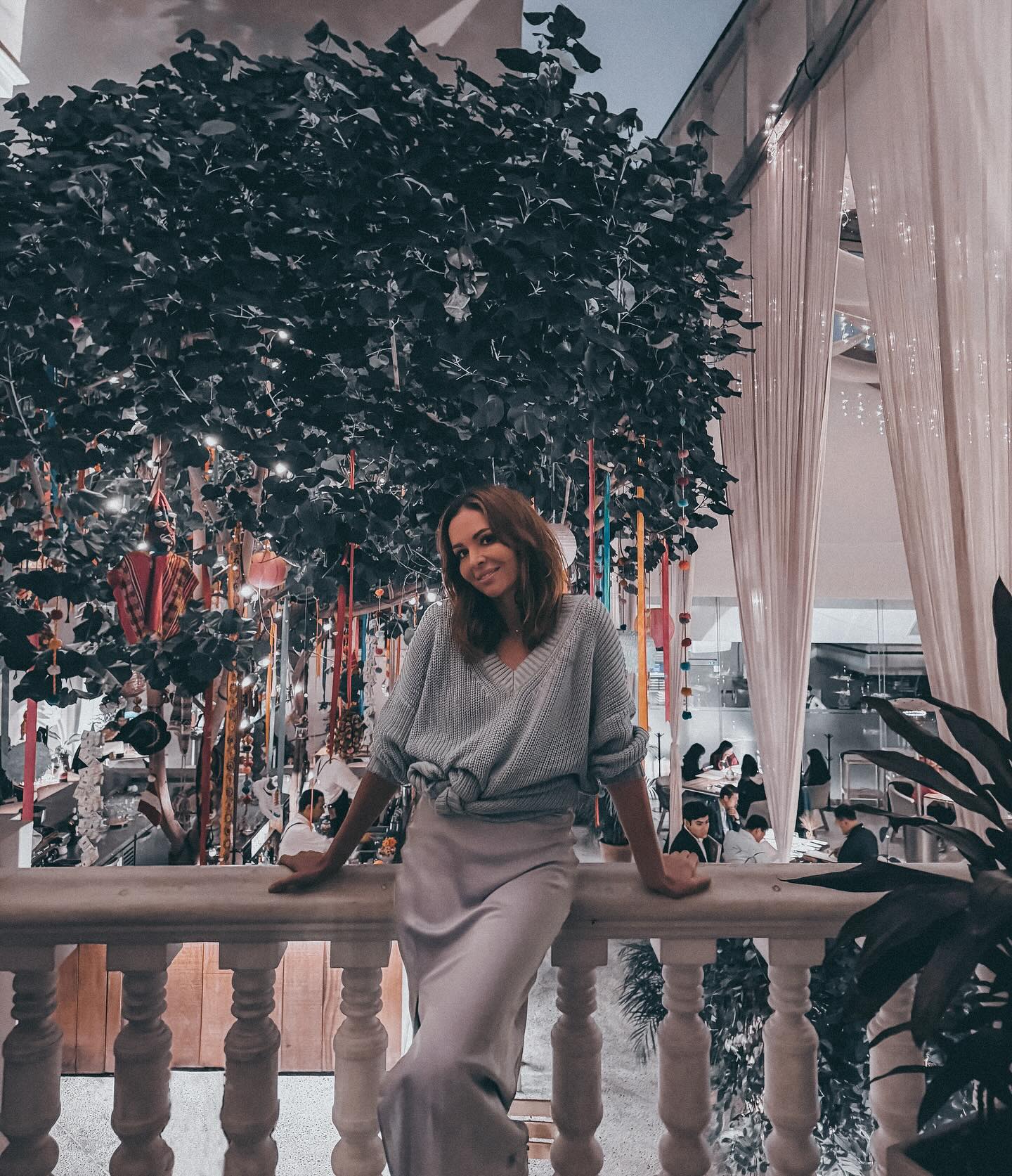 Anna Wendzikowska smiles hot