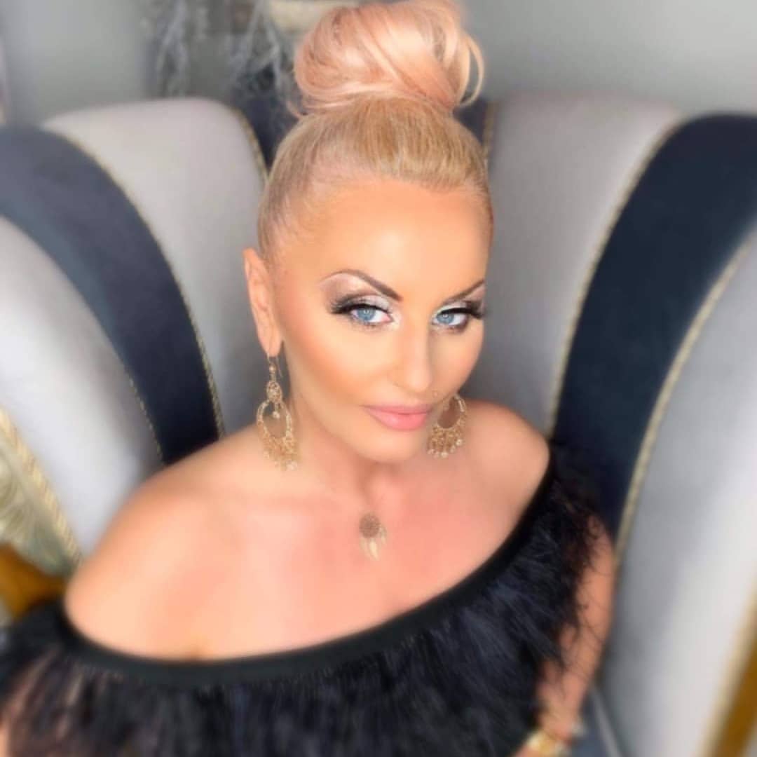 Dagmara Kaźmierska poses sexy