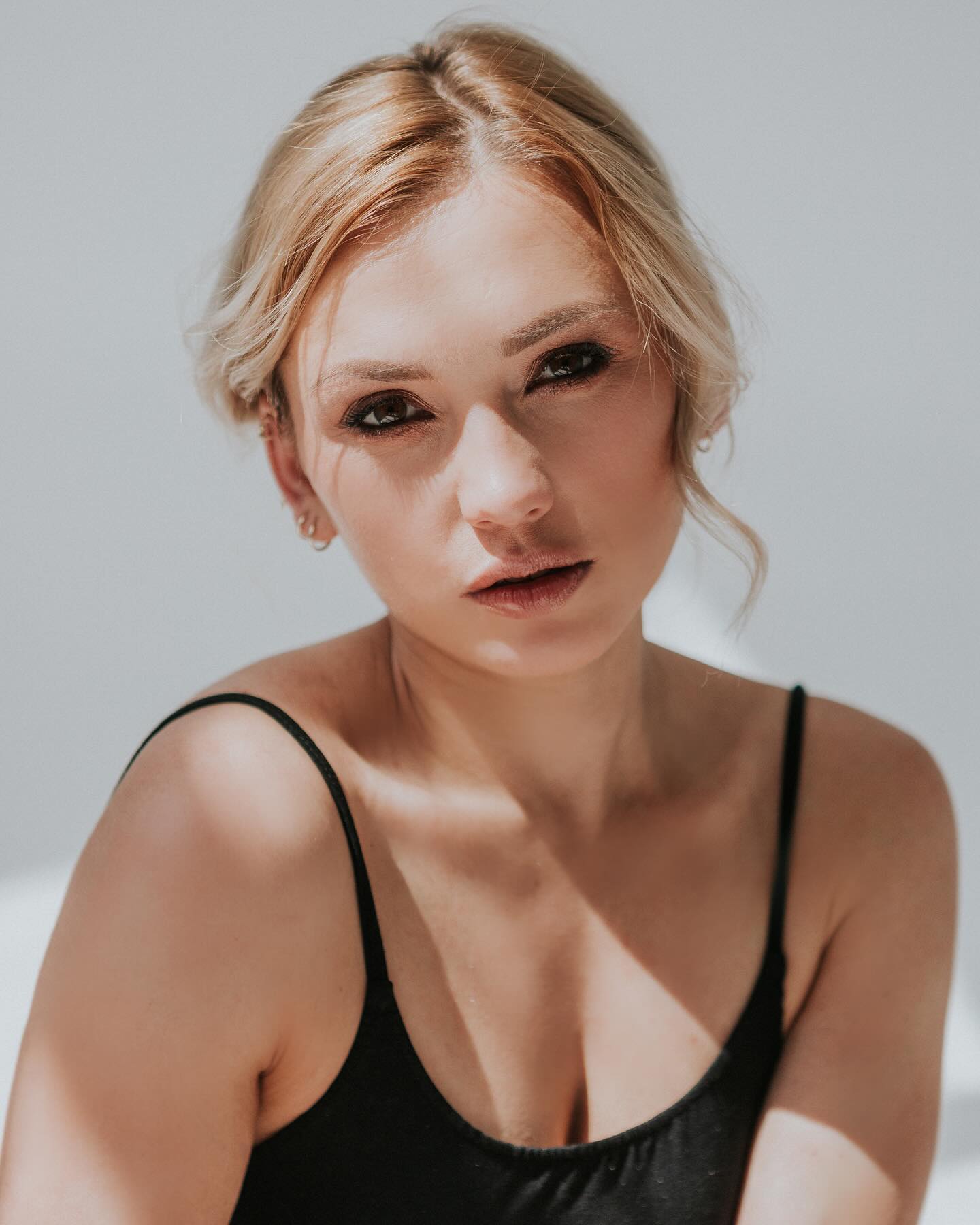 Dominika Skoczylas depicts fire hot