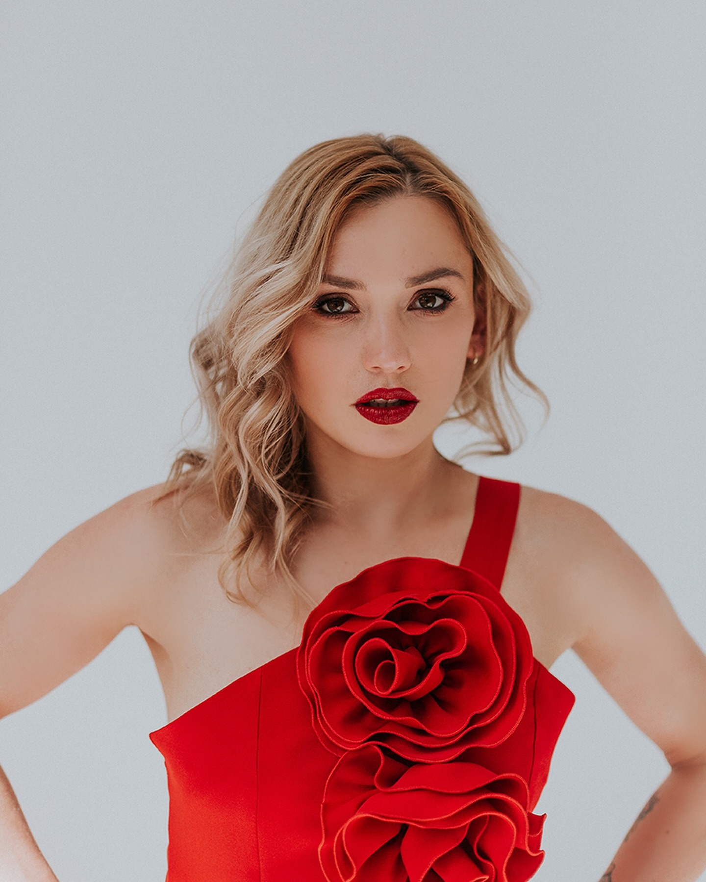 Dominika Skoczylas depicts fire sexy