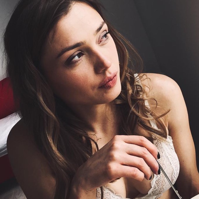 Dominika Skoczylas poses hot pics