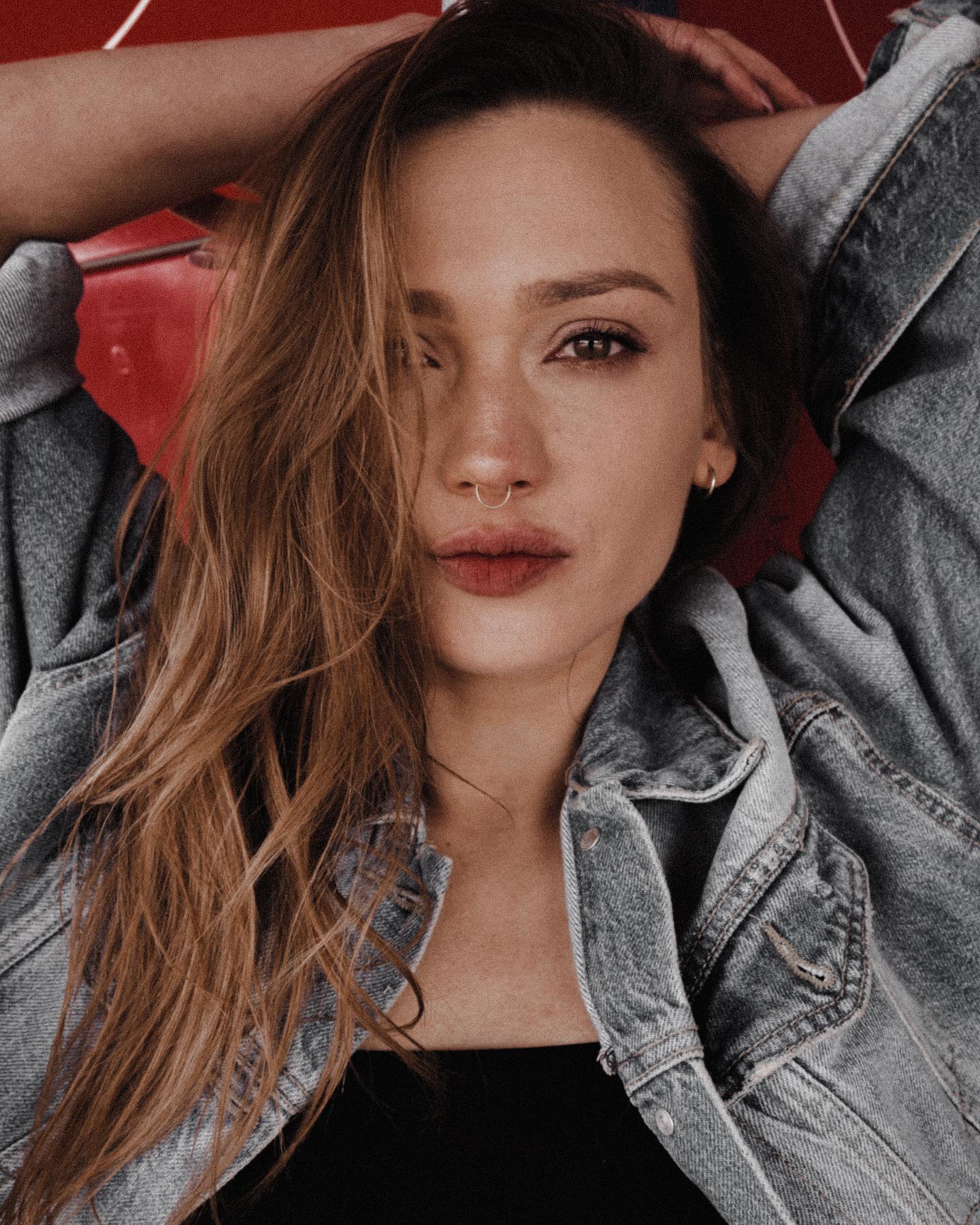 Dominika Skoczylas poses nudes
