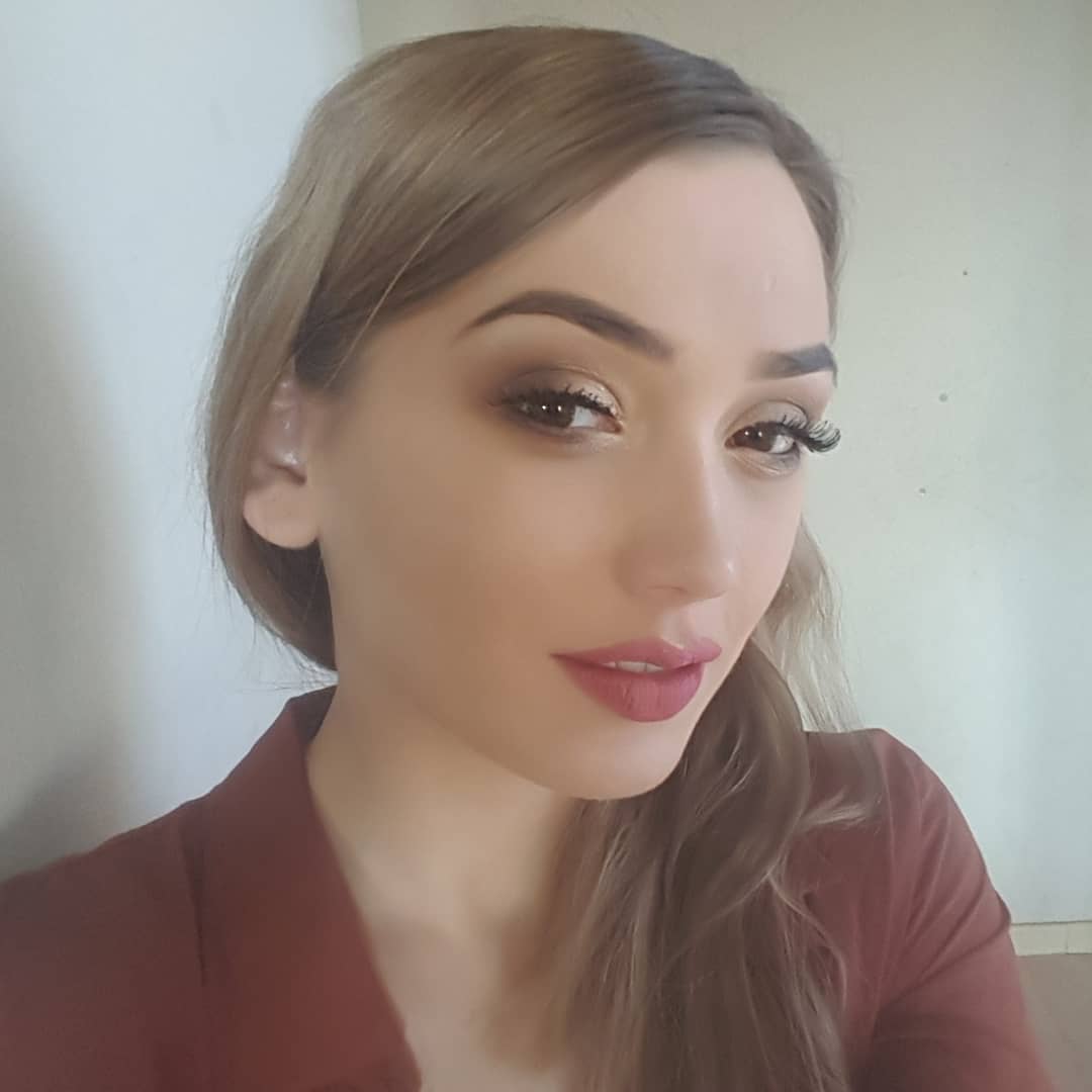 Dominika Skoczylas smiles porn