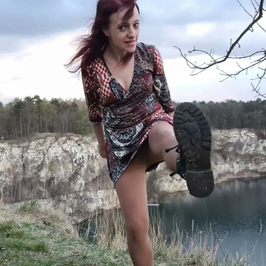 Ela Gawins ardent pussy