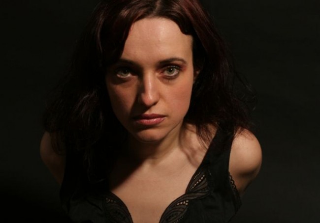 Ela Gawins poses hot
