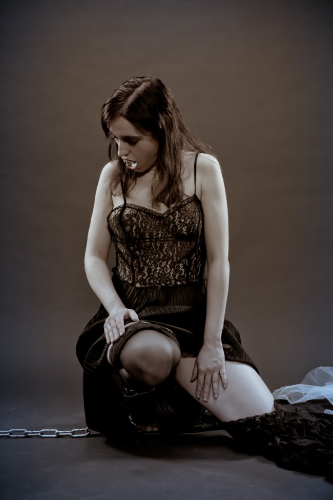 Ela Gawins poses sex