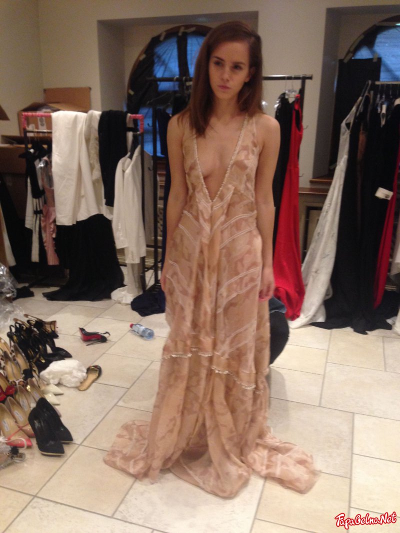 Emma Watson looks hot pics