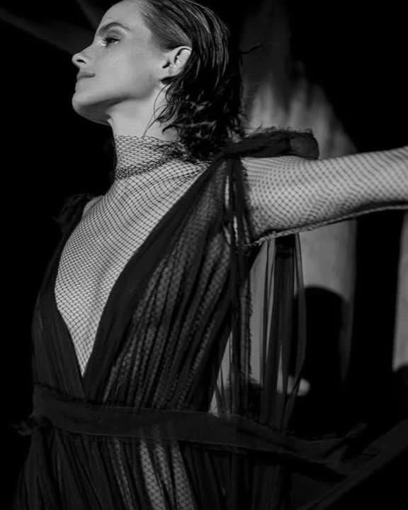 Emma Watson poses naked