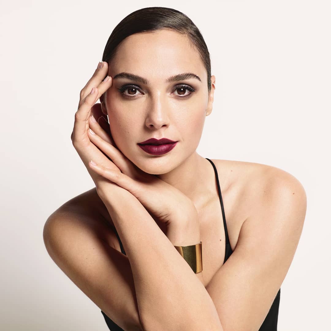 Gal Gadot ardent hot photos