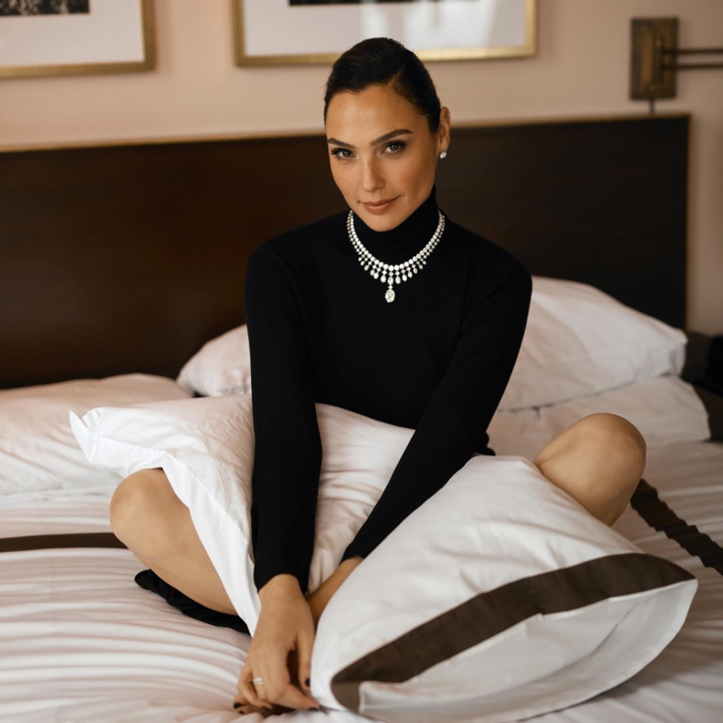 Gal Gadot depicts fire nudes
