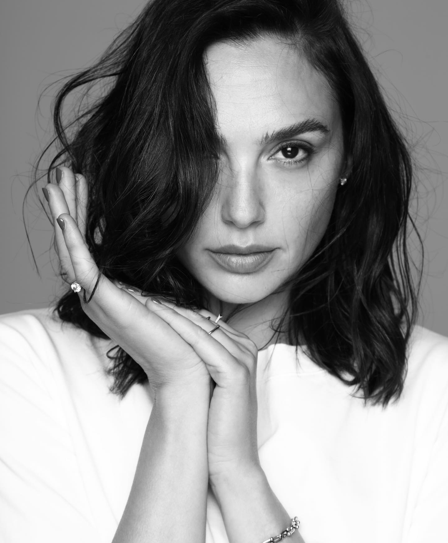Gal Gadot looks hot bikini