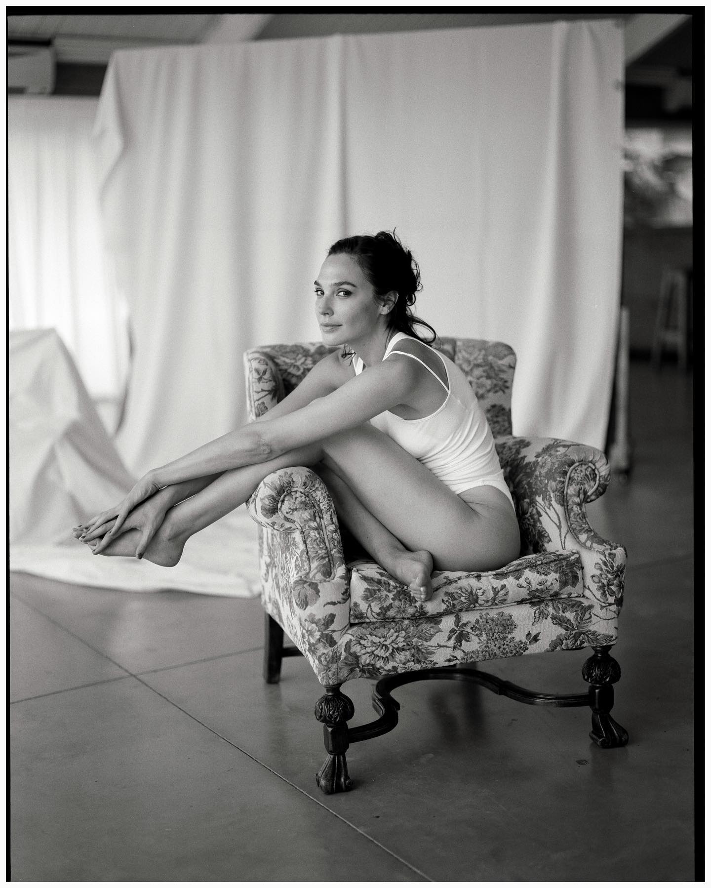 Gal Gadot looks pussy