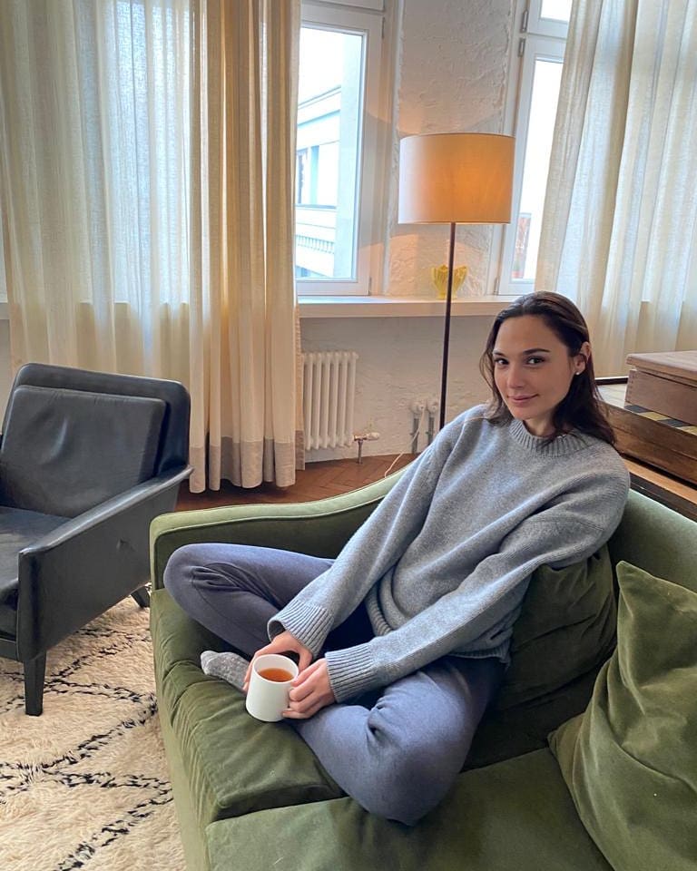 Gal Gadot poses xxx