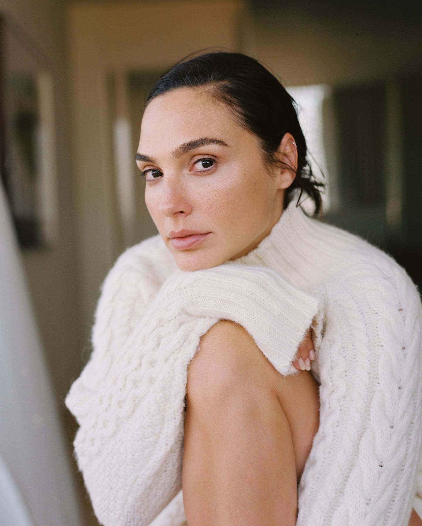 Gal Gadot smiles sex