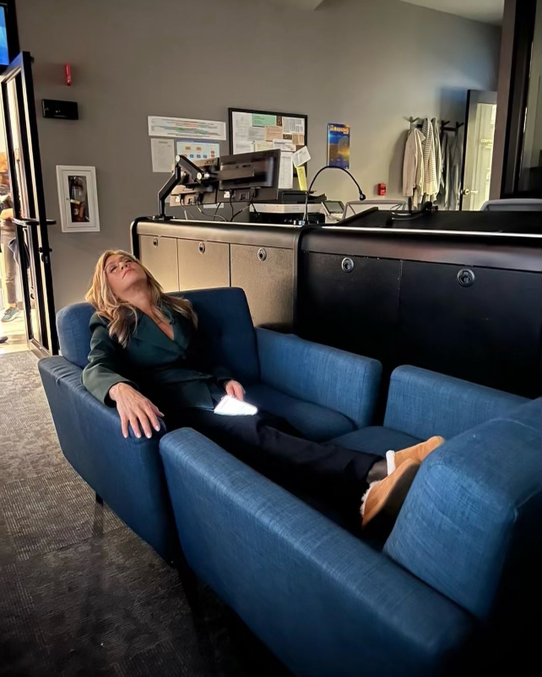 Jennifer Aniston poses xxx