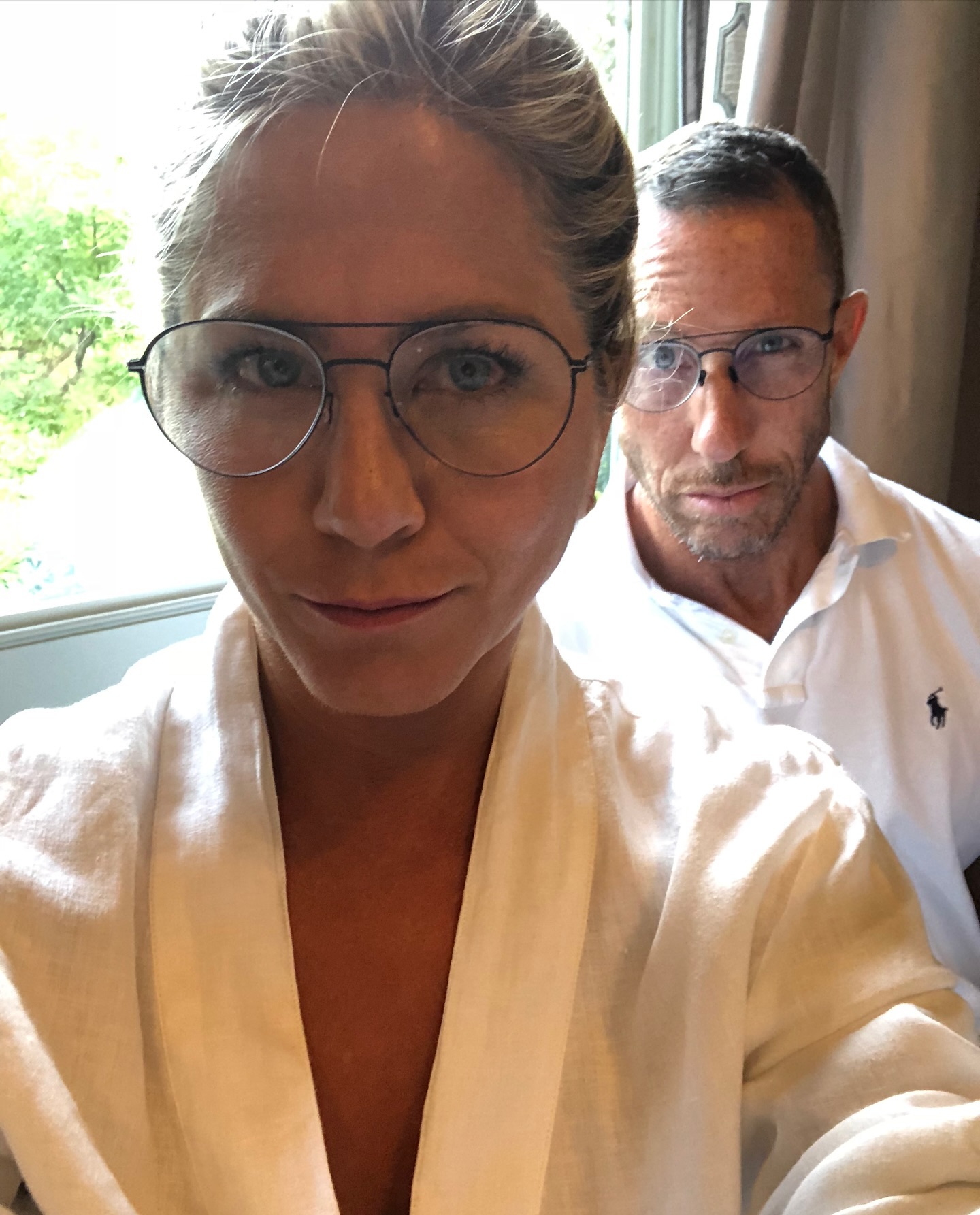 Jennifer Aniston smiles ass