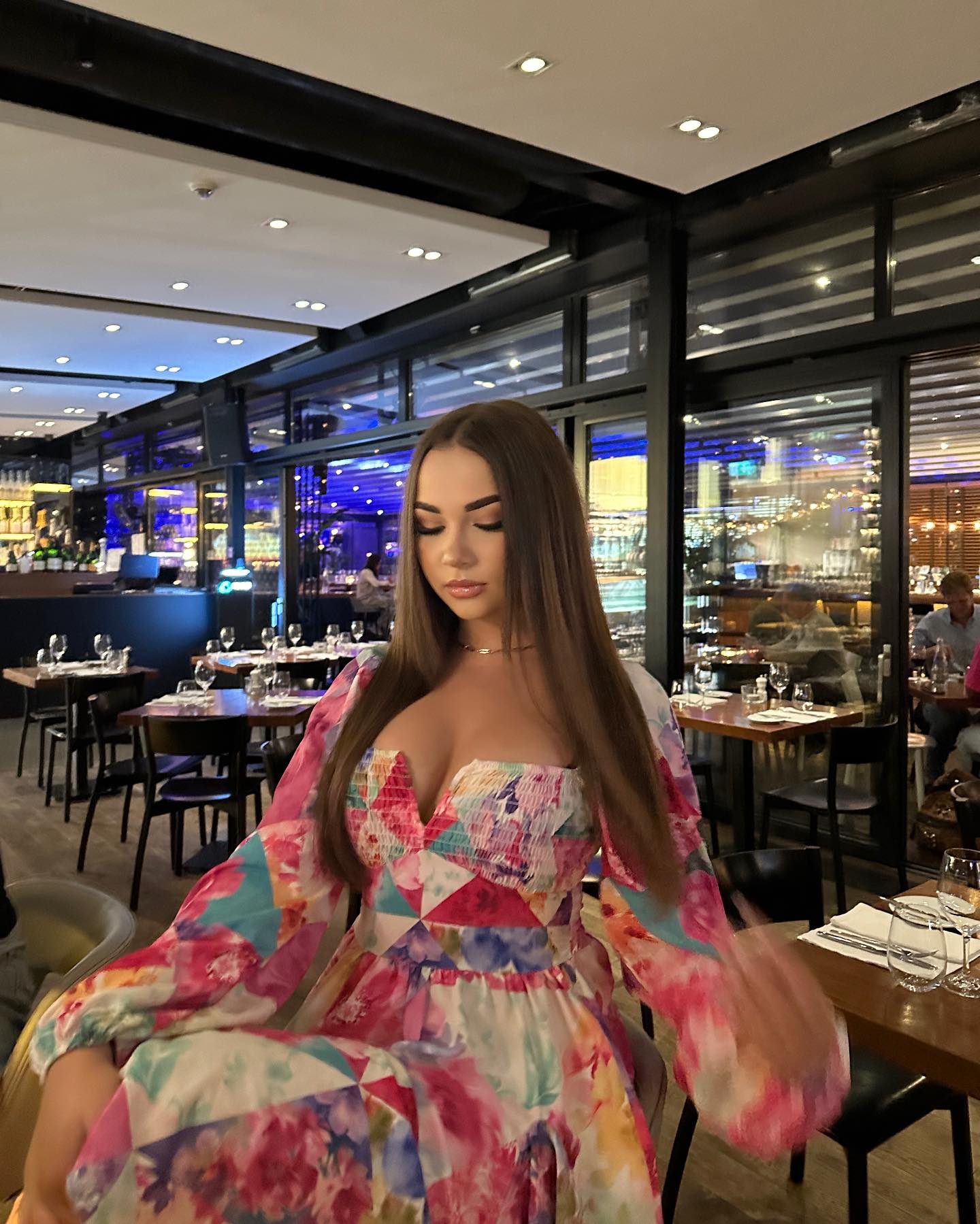 Julia Guzik ardent sexy