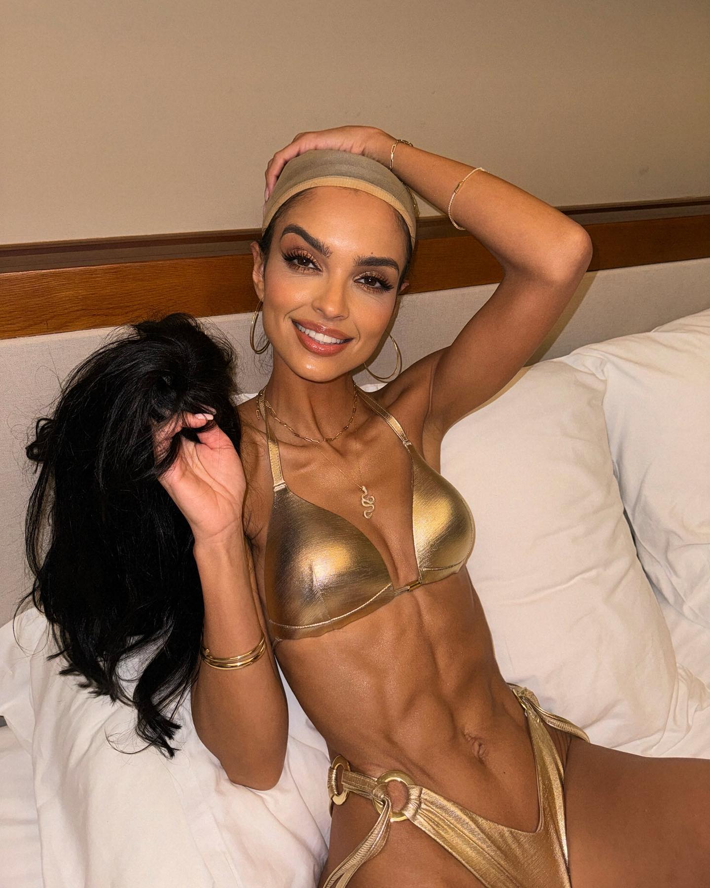 Klaudia Eel Dursi ardent ass