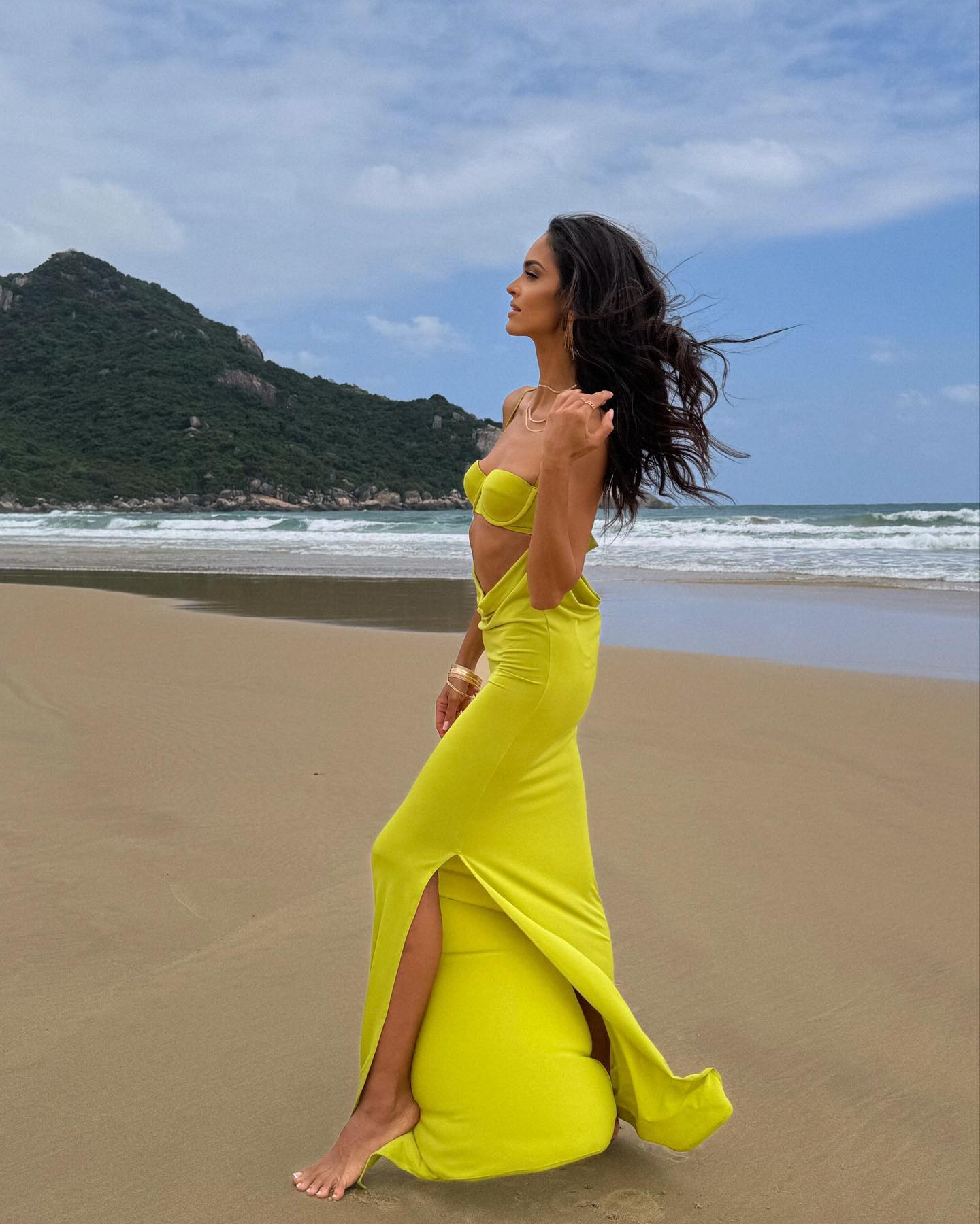 Klaudia Eel Dursi ardent hot pics