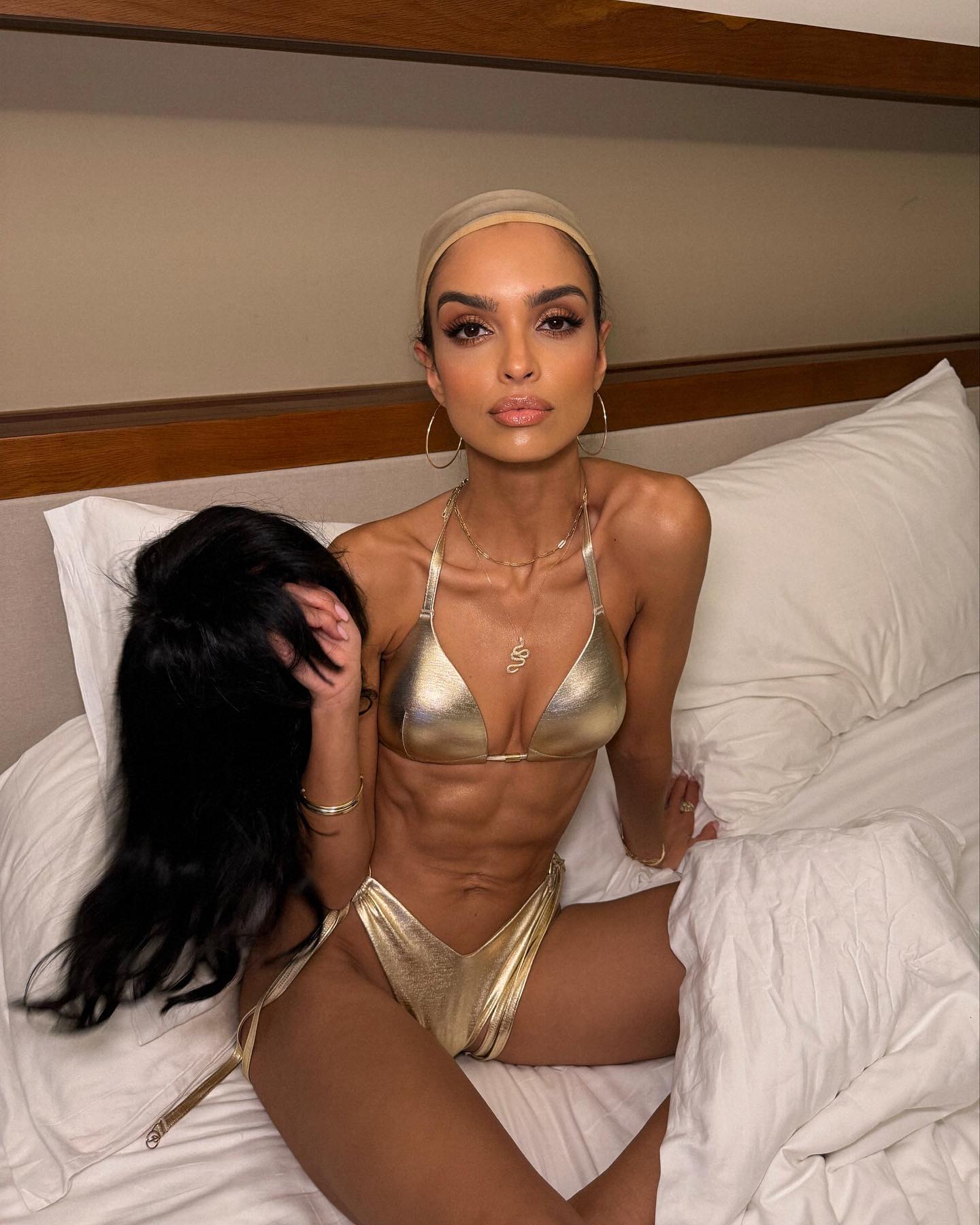 Klaudia Eel Dursi ardent naked