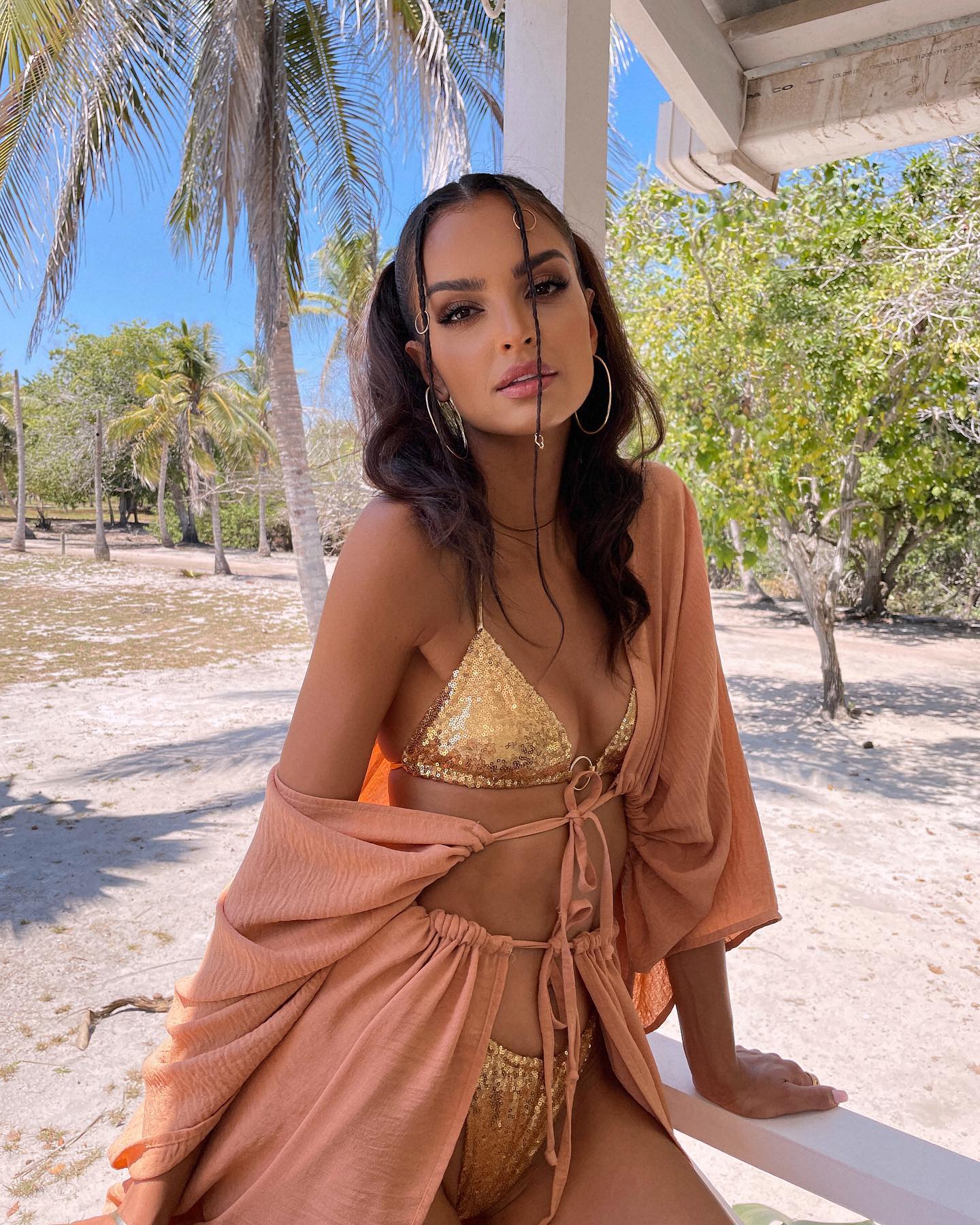 Klaudia Eel Dursi looks sex