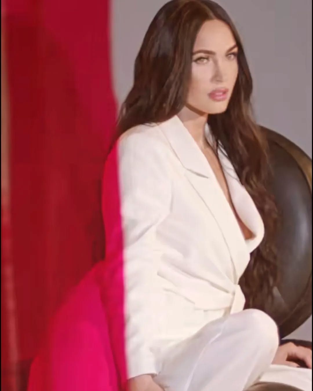 Megan Foxseks depicts fire fuck