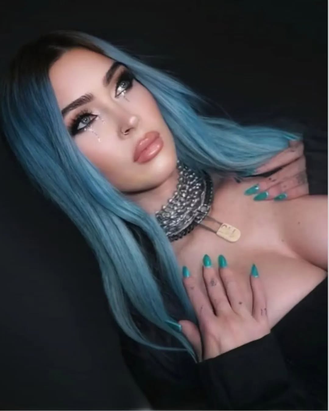 Megan Foxseks modeling sexy