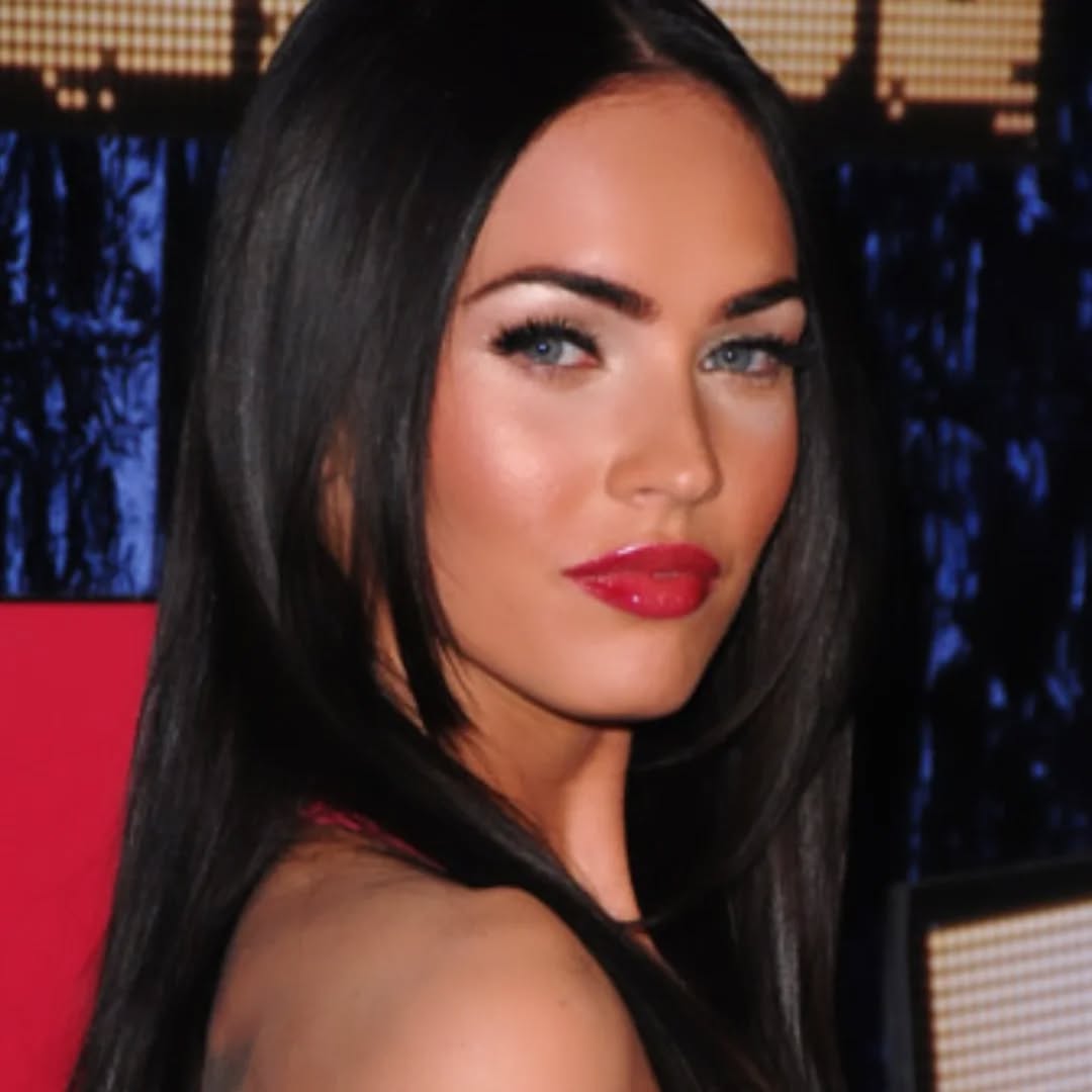 Megan Foxseks smiles sex
