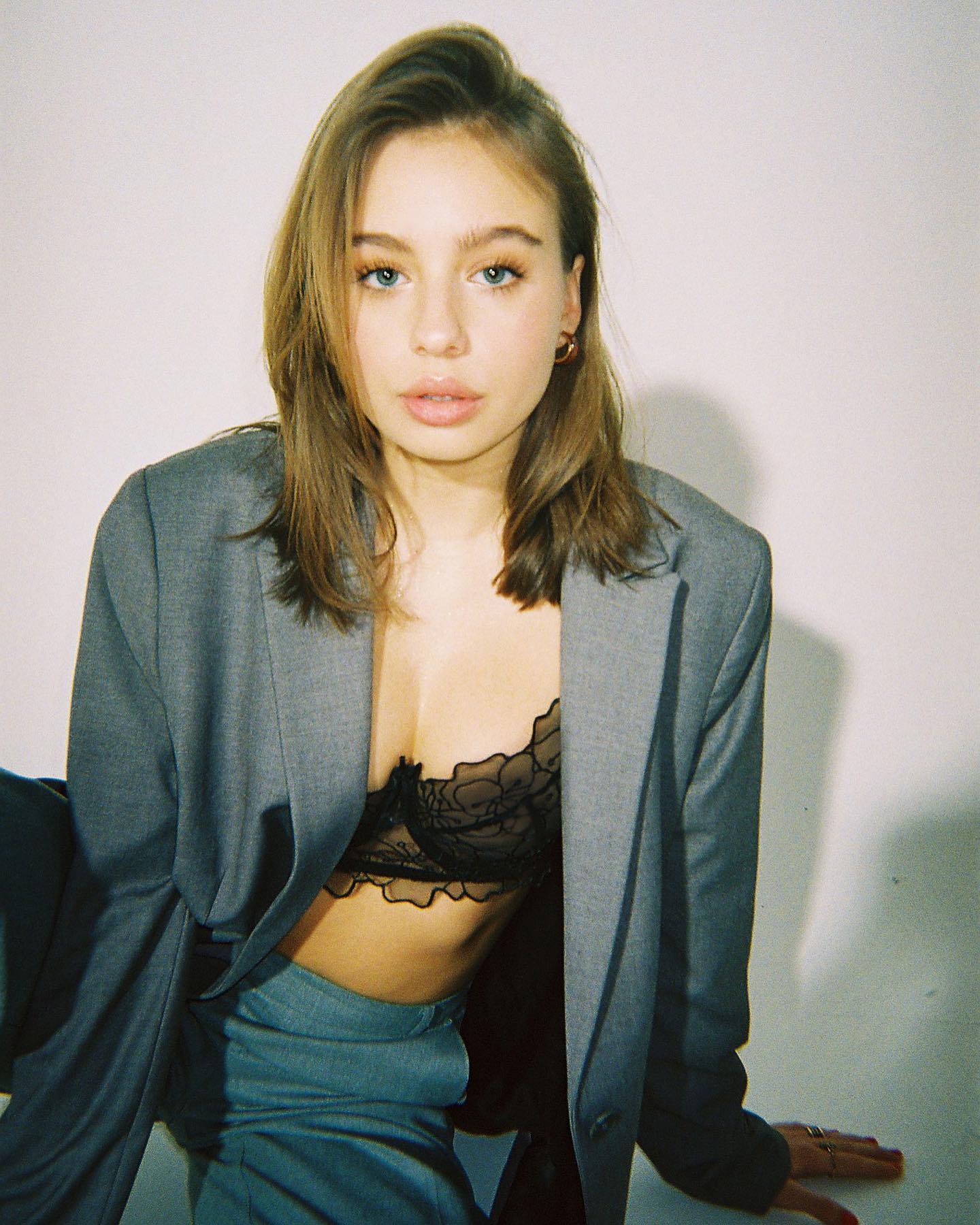 Oliwia Bieniuk poses sex