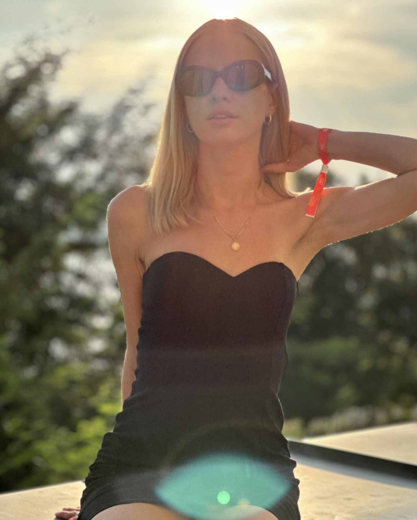 Paulina Gałązka looks hot bikini