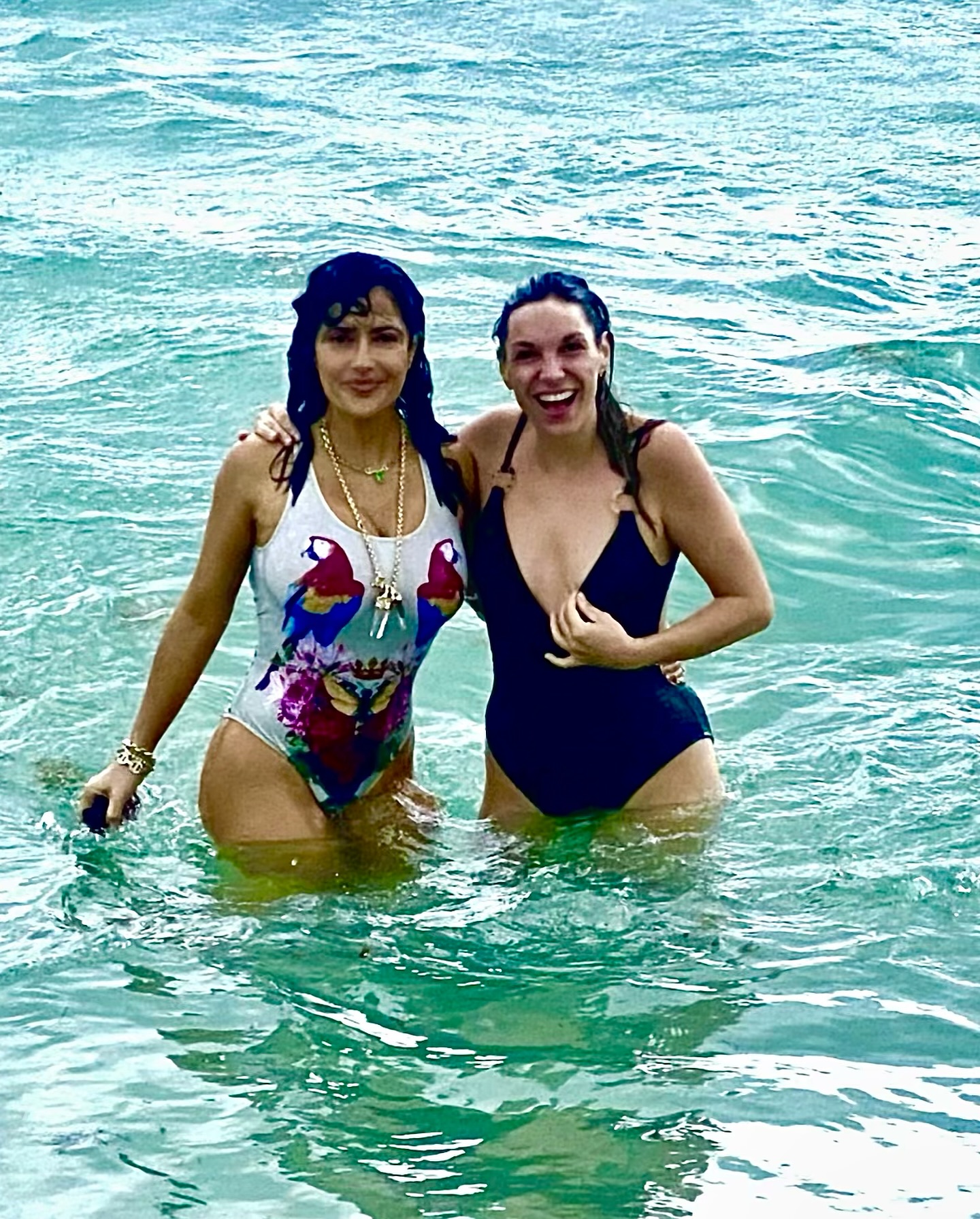 Salma Hayek looks nude pics
