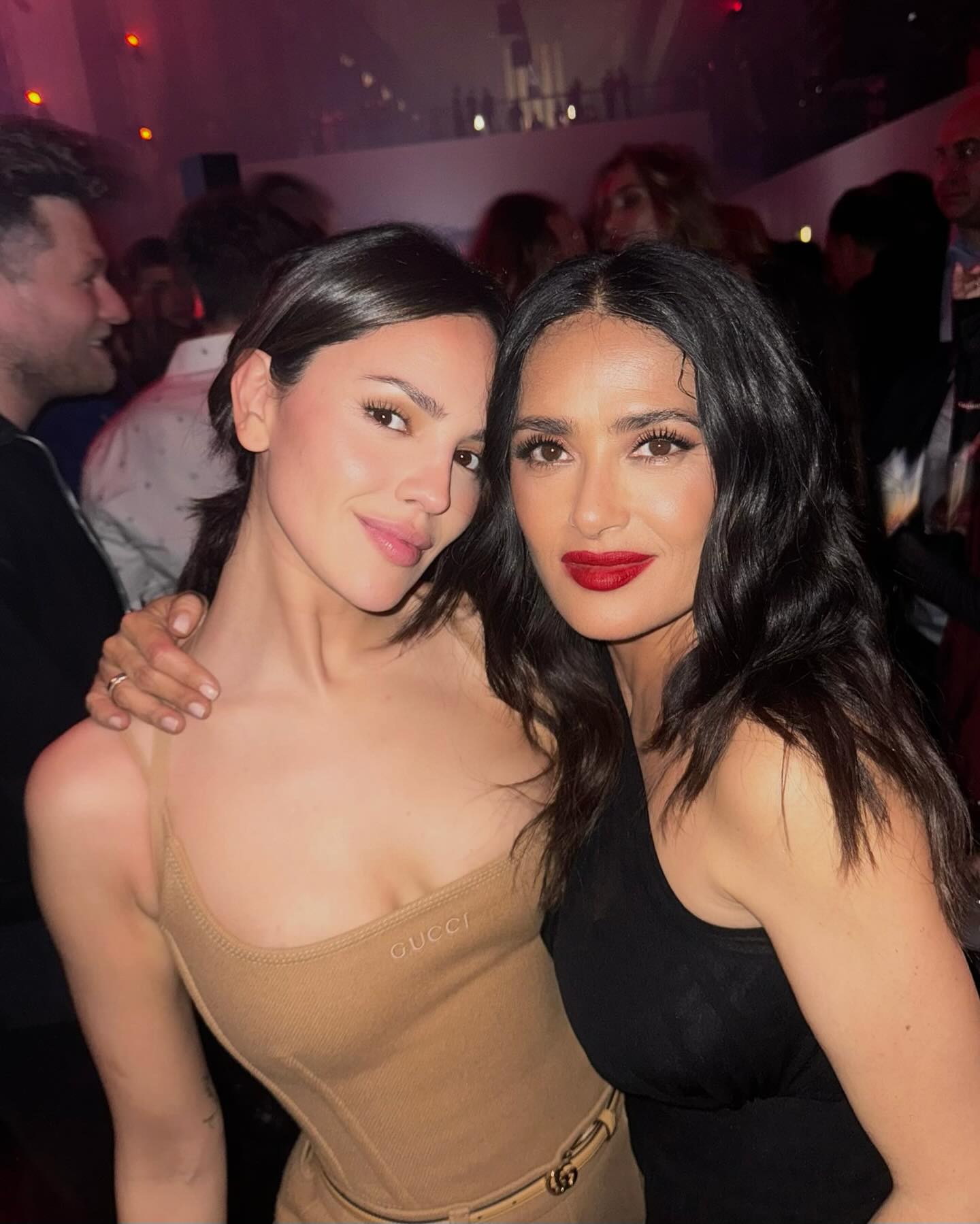 Salma Hayek looks nude