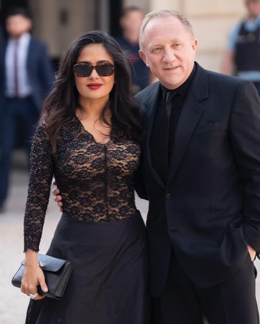 Salma Hayek looks pussy