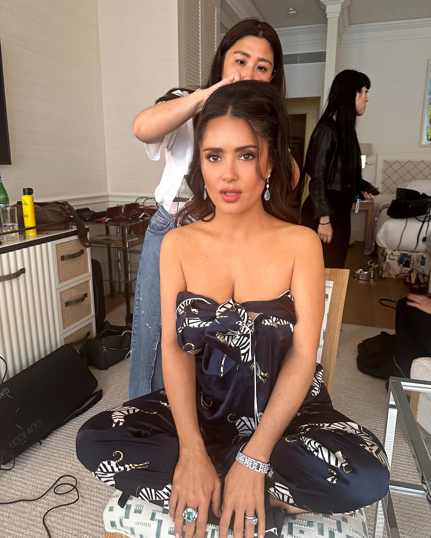 Salma Hayek looks sexy